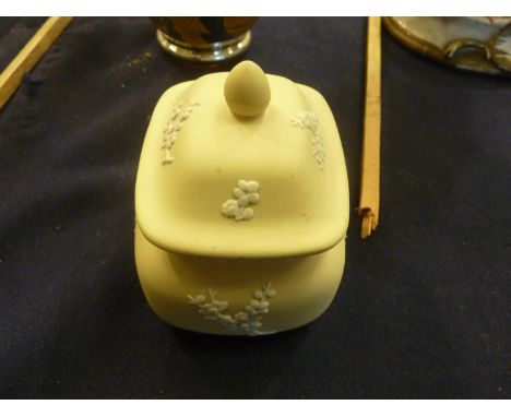Wedgwood Jasperware yellow lidded pot. No cracks or chips, 70 x 90 x 80 mm. UK P&amp;P Group 1 (£16+VAT for the first lot and