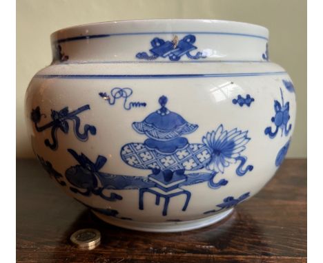 EARLY 20th CENTURY JAPANESE HANGING PLANTER, BLUE AND WHITE, DIAMETER APPROX 16cm