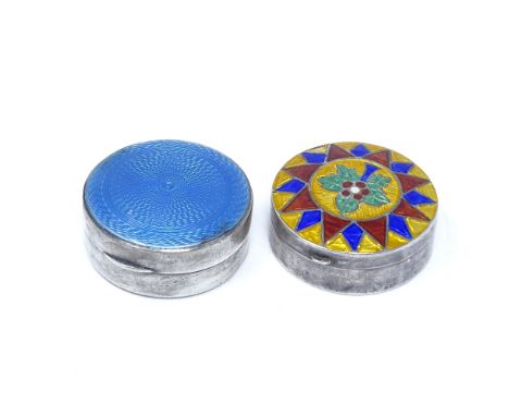 2 small circular silver and enamel pillboxes, diameter 4cm, 1.2oz total (2) 