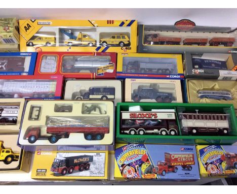 Corgi boxed selection including Chipperfields Circus models, commercial vehicles, buses and lorries (20)