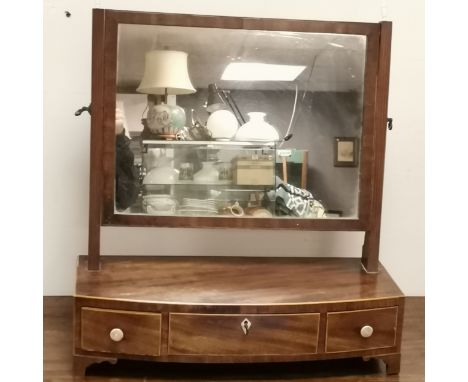 Antique mahogany dressing table mirror with 3 frieze drawers on bracket feet, 51 cm wide, 21 cm deep, 54 cm high. 