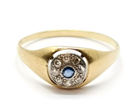 Antique unmarked gold (touch tests as higher carat) sapphire &amp; diamond ring with unusual central cluster - size T &amp; 2