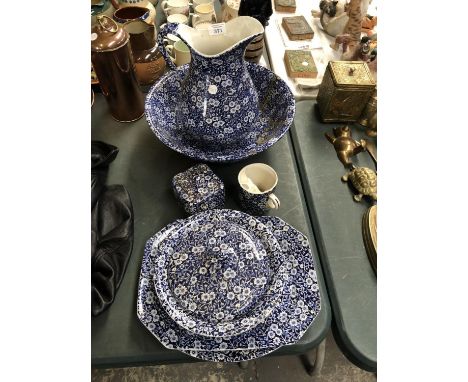 A MIXED GROUP OF ENGLISH CERAMIC BLUE AND WHITE WARE, WASH JUG AND BOWL ETC (QTY) 