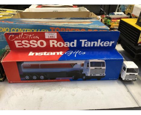 A BOXED 'ESSO' ROAD TANKER WITH SPARE CAB (LOOSE) 