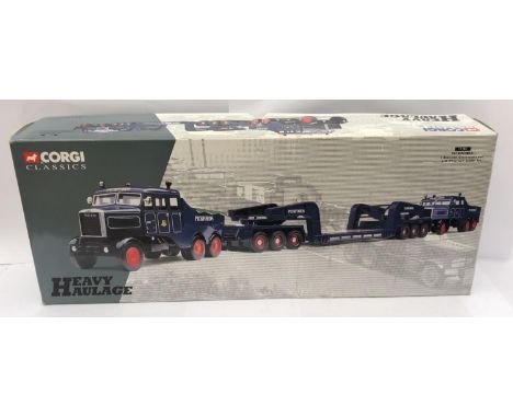 A CORGI HEAVY HAULAGE PICKFORDS SCAMMELL LOW LOADER SET, 17701 