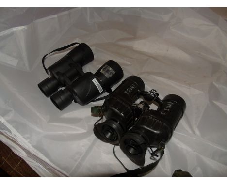 MILITARY BINOCULARS WITH DETACHABLE LENSES &amp; OTHER MODERN BINOCULARS EST[£40-£80]