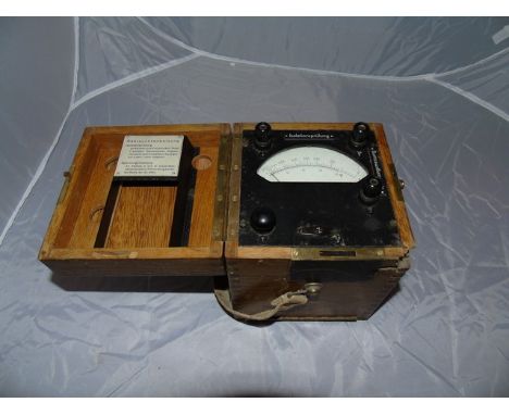 VOLTAGE &amp; INSULATION TEST METER OAK DOVETAIL BOX A/F EST [£20-£40]