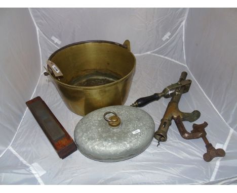 BRASS BERRY PAN THE MERRIT BAR MOUNTED CORKSCREW &amp; TINPLATE BEDPAN  ETC EST[£25-£50]