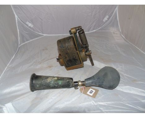 LUCAS KING OF THE ROAD VINTAGE CAR HORN &amp; A BOSCH VINTAGE  ENGINE COMPONET STAMPED TYPE 22 EST[£20-£40]