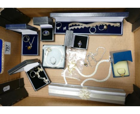 A good collection of ladies Silver jewellery: including rings, bracelets, necklaces, pendants etc