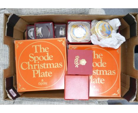 A collection of Boxed Spode Commemorative &amp; Christmas Plates and Miniatures: