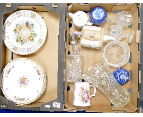 A mixed collection of items to include: Spode and similar decorative wall plates, Wedgwood Wild Strawberry small tea pot, Rin