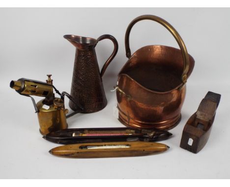 Mixed lot to include a Joseph Sankey copper jug (Neptune mark), weaving shuttles, vintage blow lamp and other.