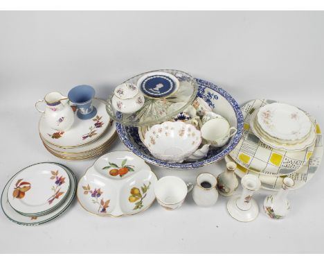 Mixed ceramics to include Royal Worcester Evesham, Minton Haddon Hall, Wedgwood Jasperware and other, appears in generally go