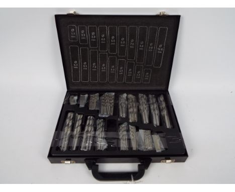 Unused Retail Stock - A 170 piece HSS drill set, contained in carry case. DR17H