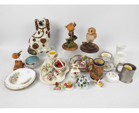 A mixed lot comprising ceramics to include Royal Worcester, Minton, Aynsley and similar, glassware, Country Artists models an