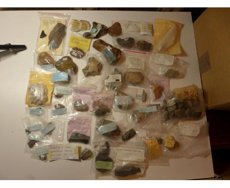 A LARGE COLLECTION OF NEOLITHIC AND MESOLITHIC WORKED FLINTS, ABORIGINAL STONE TOOLS, ANTLER FRAGMENT ETC, MOST WITH DESCRIPT