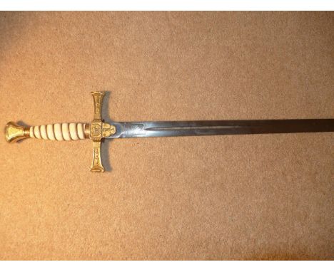 A GOOD QUALITY WILKINSON SWORD PRESENTATION SWORD, 79CM, STRAIGHT BLADE WITH MAKERS NAME AND PRESENTATION INSCRIPTION 