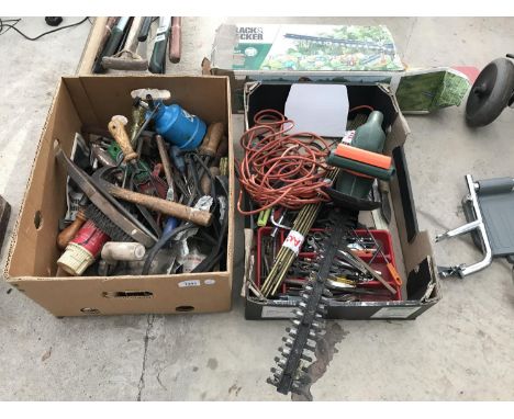 A LARGE ASSORTMENT OF HAND TOOLS TO INCLUDE A BLACK AND DECKER HEDGE CUTTER ETC 