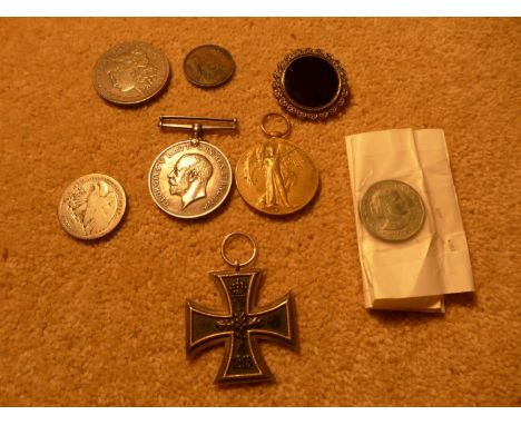 A WORLD WAR I MEDAL PAIR AWARDED TO 39360 PRIVATE H QUARMBY OF THE WEST RIDING REGIMENT, IMPERIAL GERMAN IRON CROSS, SECOND C