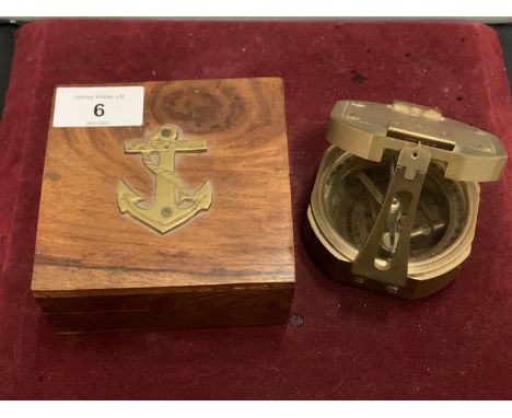 A STANLEY LONDON BRASS COMPASS 