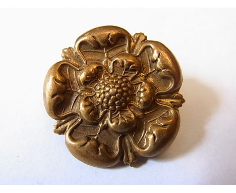 Royal Lancashire Reserve Regiment Officers and other ranks field cap badge (Gilding-metal, lugs) K&K: 1130