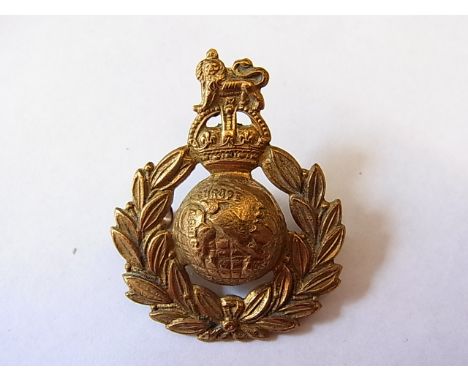 The Royal Marines WWII Other Ranks cap badge, KC (Gilding-metal, lugs) K&K 2100