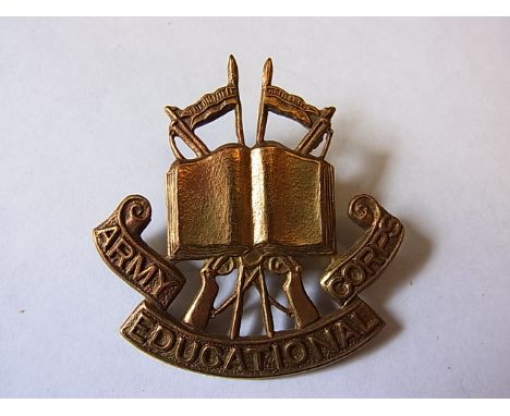 Army Educational Corps Forage-cap badge 1920 issue (Gilding-metal, lugs) 