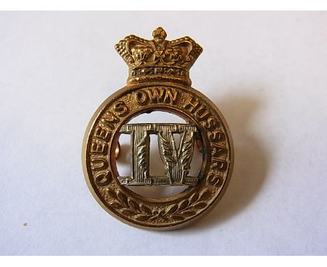 The 4th (Queen's Own) Hussars cap badge, QVC (Bi-metal, lugs) K&K: 754