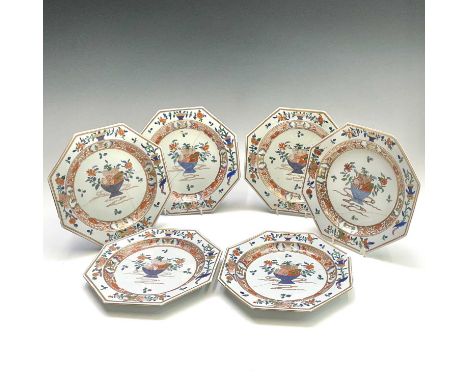 A set of six Samson porcelain octagonal plates, painted in the Chinese taste, diameter 22cm.Provenance:Alan Bennett (1930-202