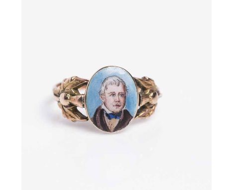 UNUSUAL LATE VICTORIAN PORTRAIT RING
depicting Sir Walter Scott, flanked by two thistles, in nine carat gold