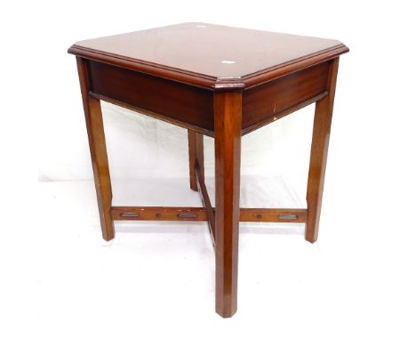 A reproduction mahogany lamp table, with crossed stretchers, W51cm, H54cm 