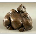 Asiatika Schriftrollengewicht Bronze Kamel Trampeltier wohl China, ca. 10cm breit