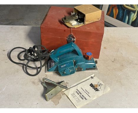 A Wolf sander 