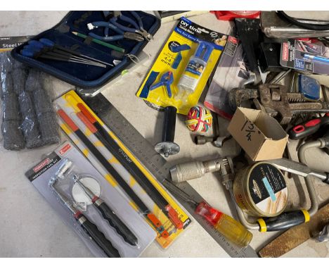 A quantity of tools. 
