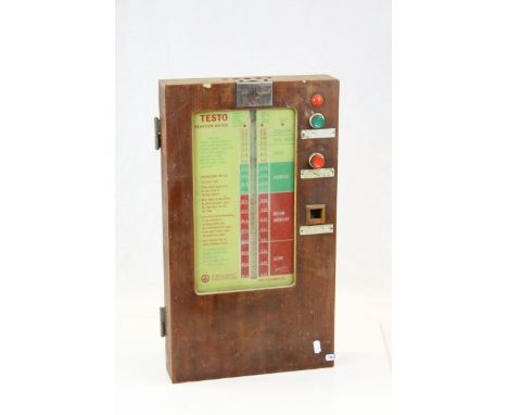 Wooden cased Bar or Arcade Game "Testo reaction Meter", coin operated measures approx 55 x 31.5 x 8cm