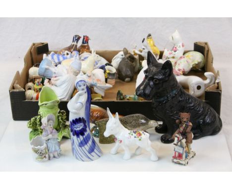 Tray of ceramic animals and figurines to include Poole pottery rabbit, Lomonosov ermine, Coalport rabbit etc 