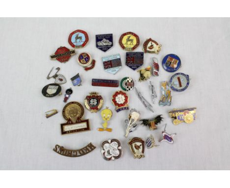 Collection of approx. Thirty mainly Vintage Enamel Badges including Brands Hatch, 1960's Swindon Speedway Robins, 1958 The Fo