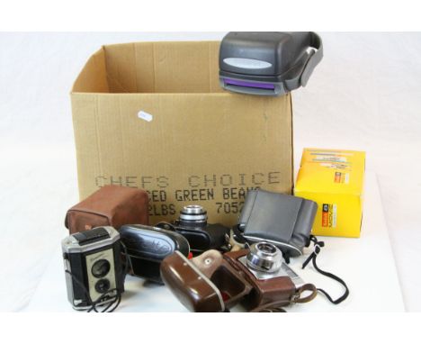 Box of mixed vintage Cameras to include Kodak &amp; Box Brownie etc