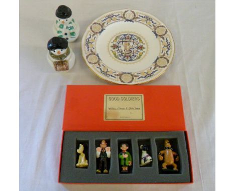 Wade salt and pepper snowmen, Spode christening plate for Prince William & box set of Wallace & Gromit lead painted figures