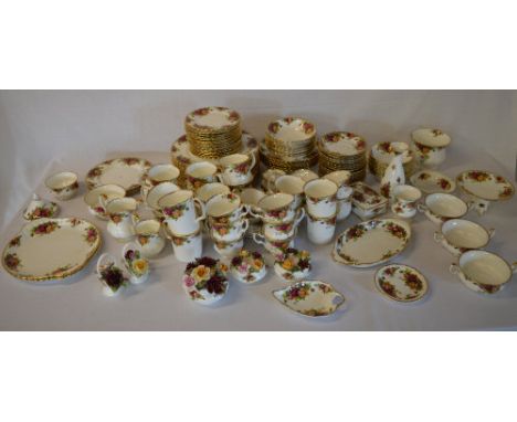 Large Royal Albert Old Country Roses part dinner / tea service consisting of over 100 pieces 