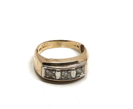 9ct Gold vintage diamond three stone dress ring (2.9g) 