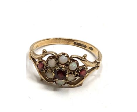 9ct Gold vintage garnet &amp; opal  ring (1.9g) 