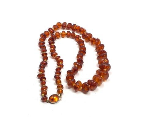 9ct Gold clasp vintage amber necklace (17.2g) 