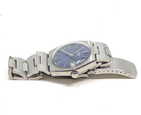 Vintage Rotary gents wristwatch the watch is ticking but no warranty given 