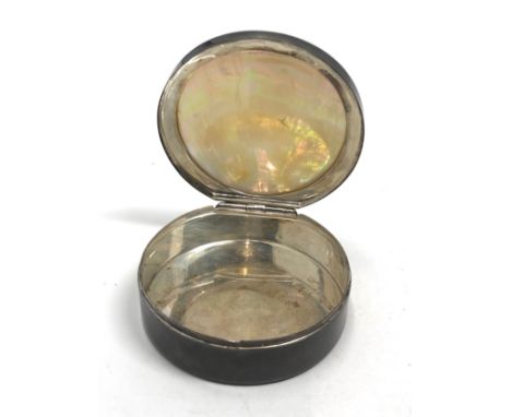Silver Links of london silver &amp; mother of pearl trinket box measures approx 7cm dia height 2.4cm 