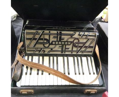 Cased Hohner Verdi accordion. Not available for in-house P&amp;P 