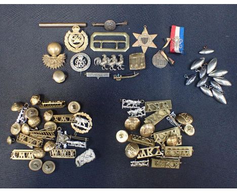 A COLLECTION OF MILITARY BADGES AND BUTTONSincluding Warwickshire Yeomanry 'torpedo' buttons, and others, a Menin Gate, Ypres