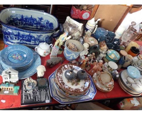 A QUANTITY OF MIXED CERAMICS AND GLASSincluding a reproduction blue and white footbath, a 'Bell Inn' Stilton cheese dish, a G