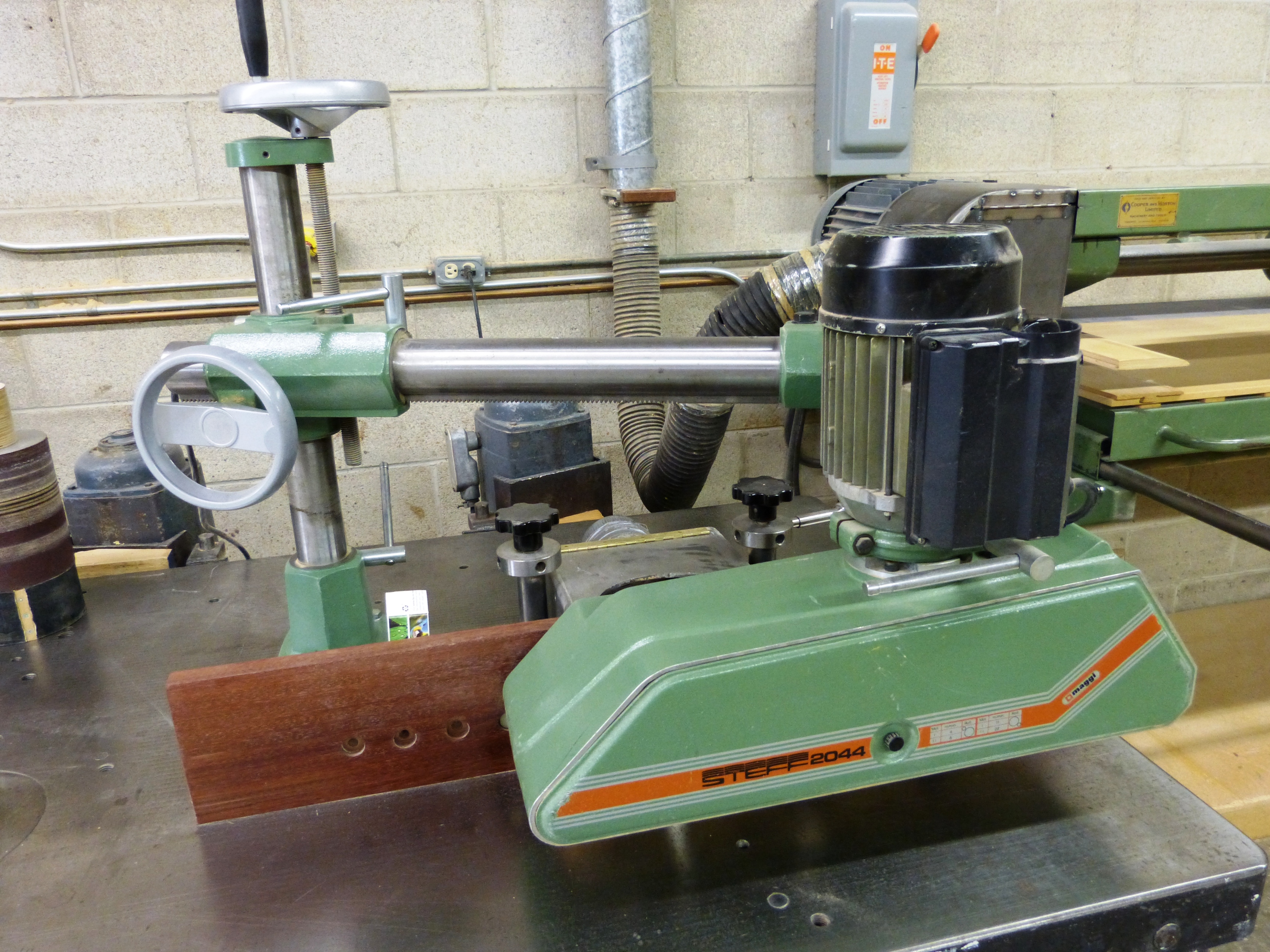 Steff 2044 Power Feeder 575v 60hz